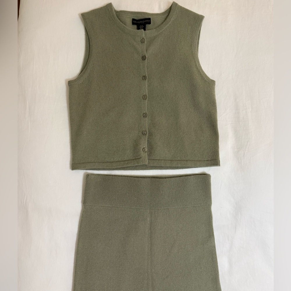 NWT House of Harlow Cashmere Skirt & Vest Set